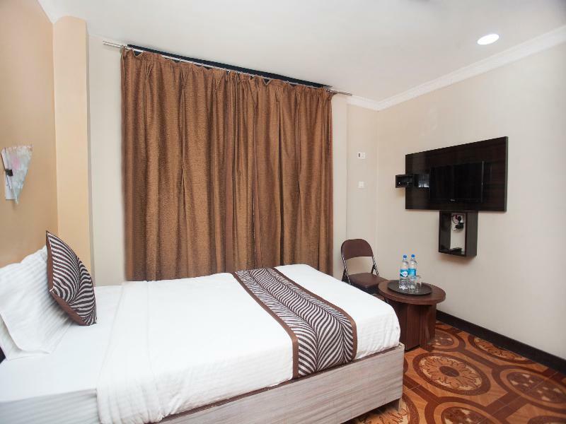 Oyo 343 Pop Life Hotel Banke Exterior photo
