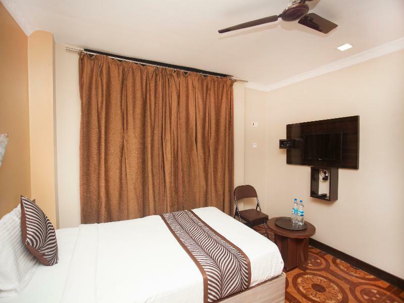 Oyo 343 Pop Life Hotel Banke Exterior photo